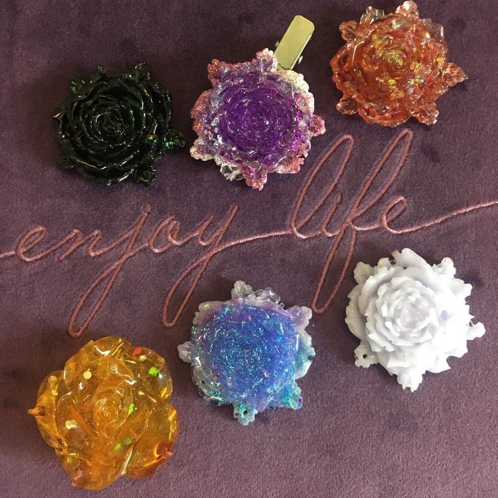 2 Custom flower charms handmade by me with resin!